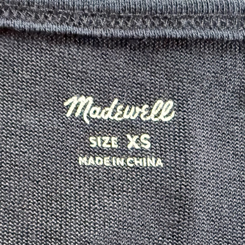 βοΈ Madewell | Bundle of 3 β’ V-Neck Tank Tops - Picture 11 of 13